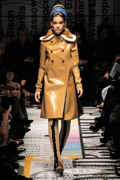 Look 15